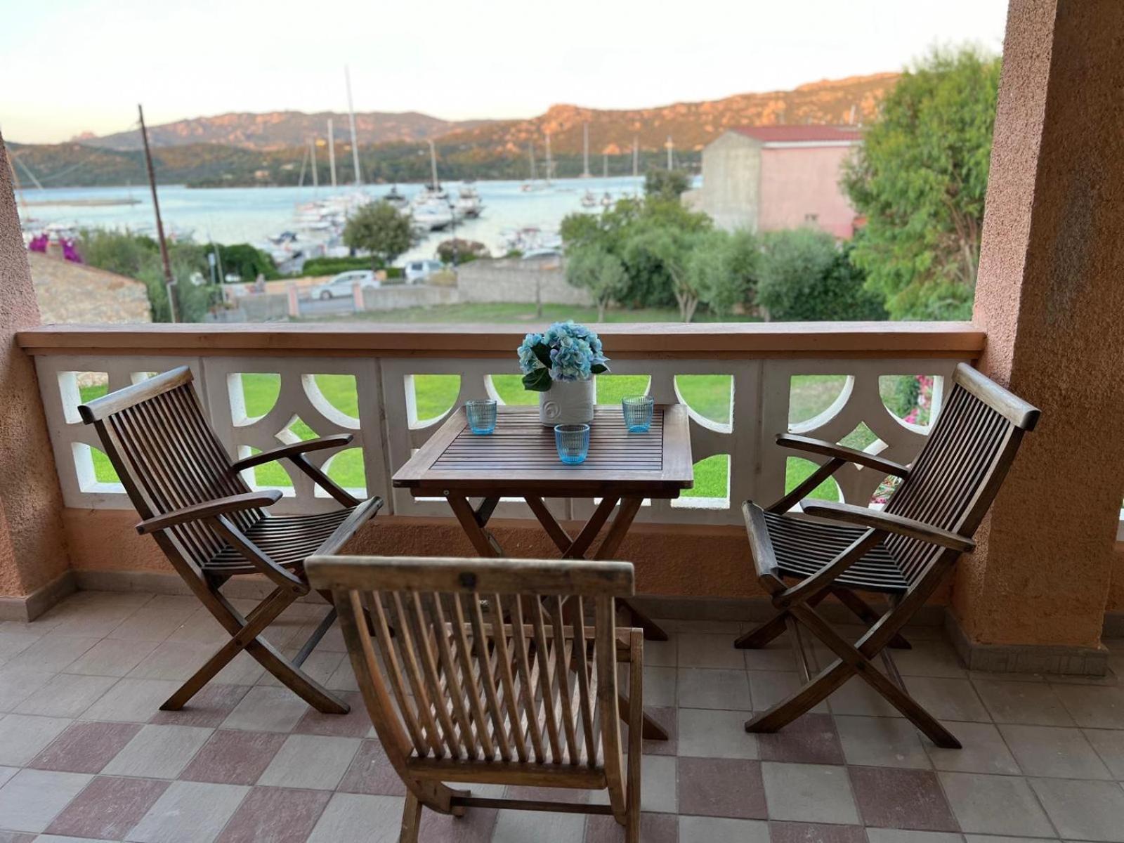 Appartamento Con Vista In Costa Smeralda กันนิโจเน ภายนอก รูปภาพ