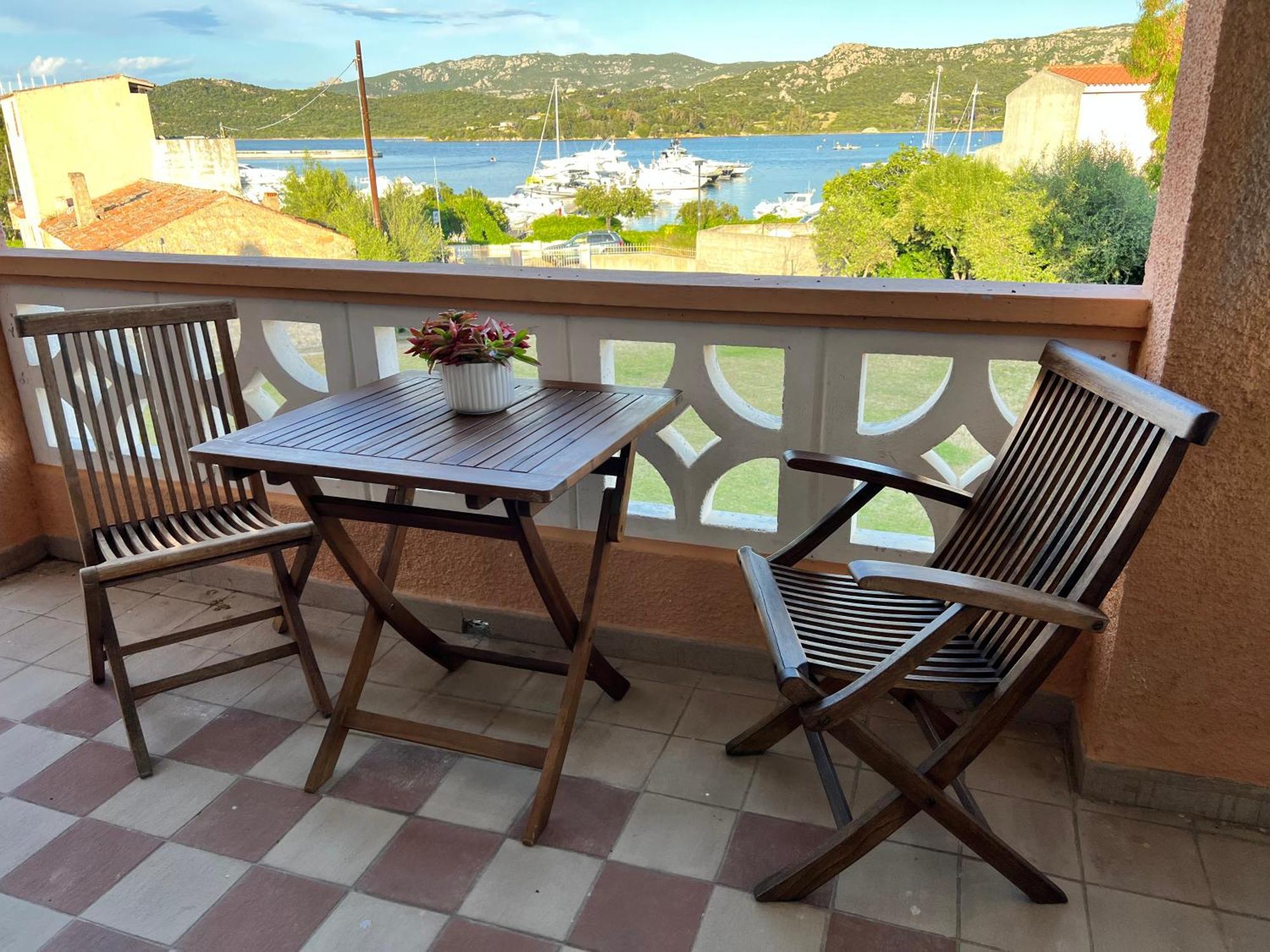 Appartamento Con Vista In Costa Smeralda กันนิโจเน ภายนอก รูปภาพ