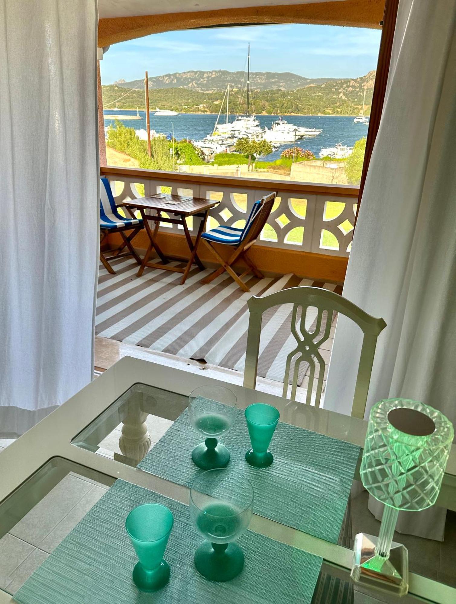 Appartamento Con Vista In Costa Smeralda กันนิโจเน ภายนอก รูปภาพ
